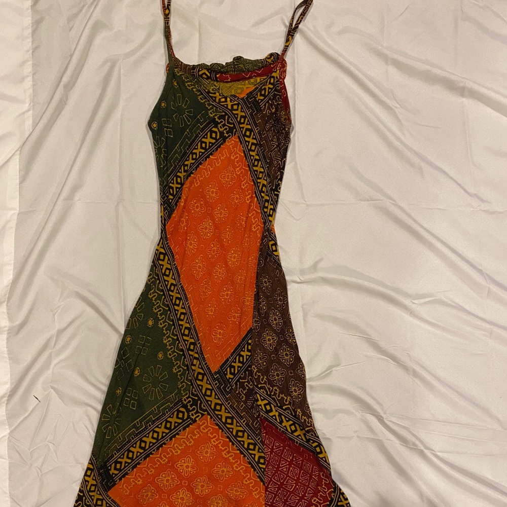 Cute Patterned Dress - Picture 2 of 3